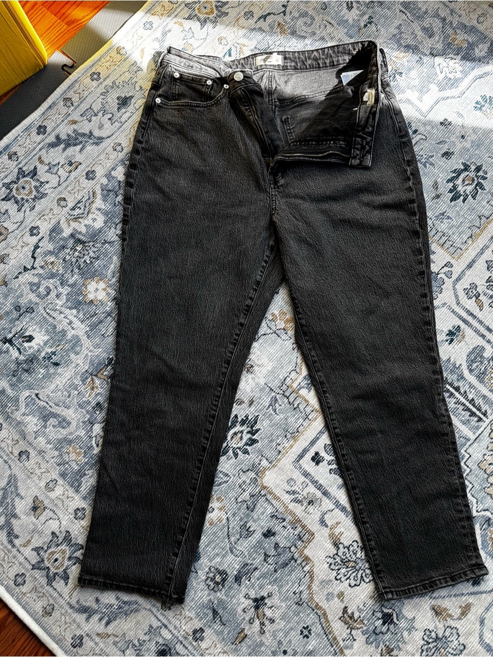 Madewell Curvy Perfect Vintage Straight Jean in Lunar Wash - Picture 7 of 9